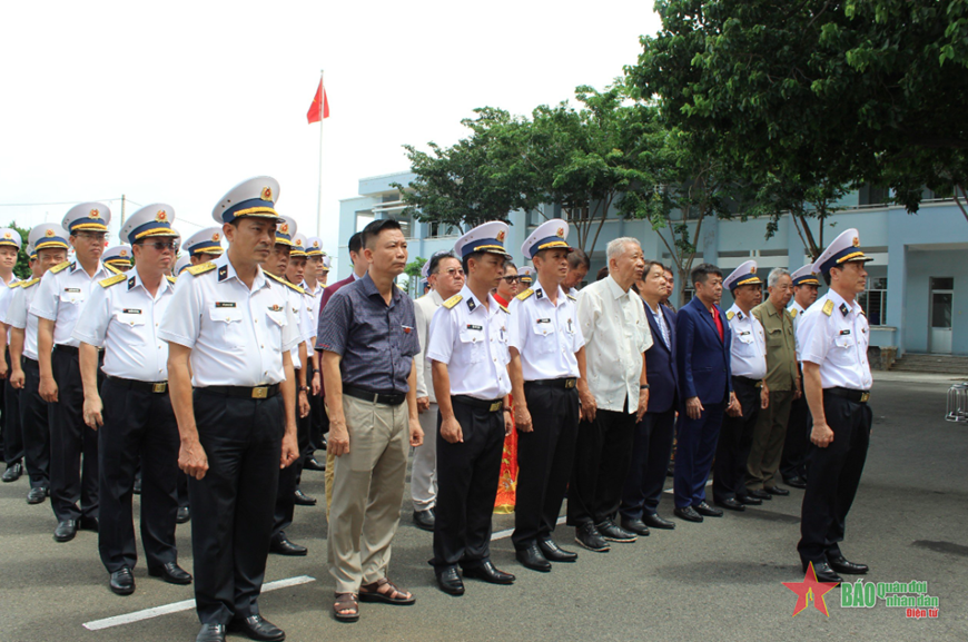 Lữ đoàn 171 Hải quân: Dâng hương Quốc công Tiết chế Hưng Đạo Đại vương Trần Quốc Tuấn