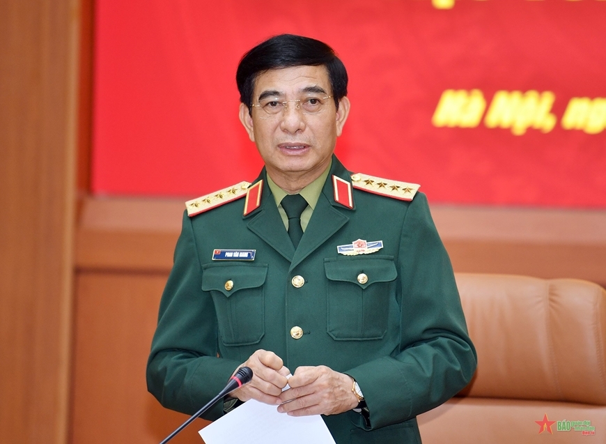 bo%20truong%20phan%20van%20giang.jpg