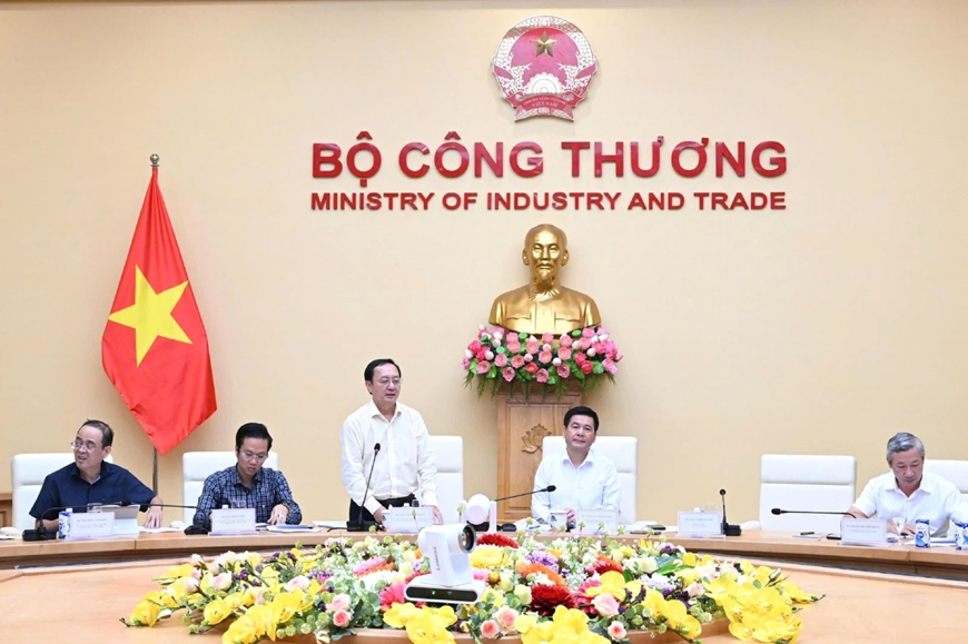 Hoàn thiện hệ thống quy chuẩn kỹ thuật quốc gia, tiêu chuẩn quốc gia trụ, trạm sạc xe điện