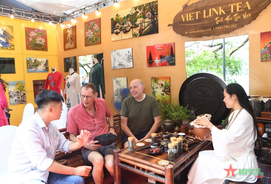 Trải nghiệm Festival Thu Hà Nội năm 2024 Trải nghiệm Festival Thu Hà Nội năm 2024