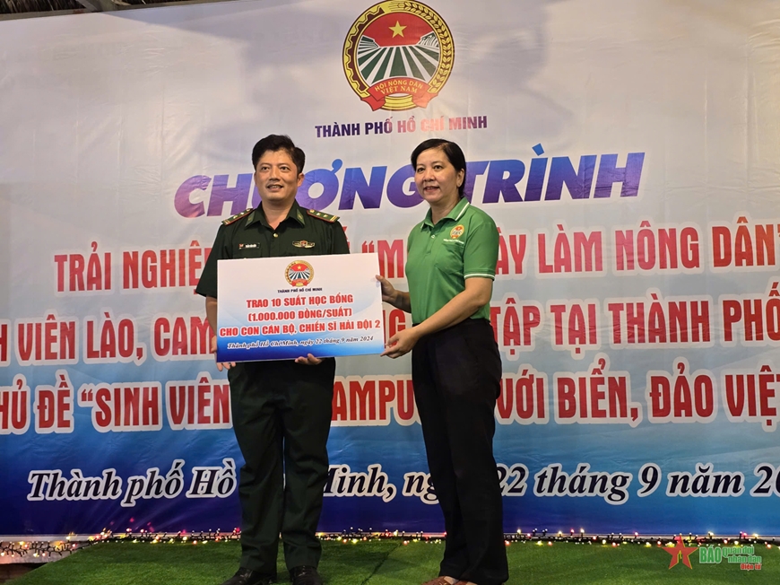 Tổ chức Chương trình trải nghiệm thực tế cho sinh viên Lào và Campuchia