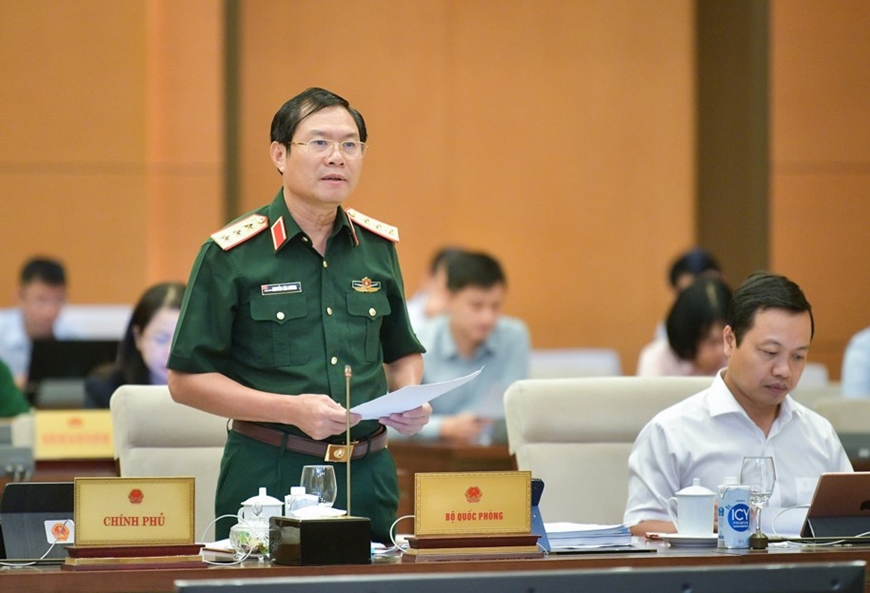 Sửa Luật sĩ quan: Khắc phục vướng mắc, bất cập về hạn tuổi phục vụ, chế độ, chính sách đối với sĩ quan