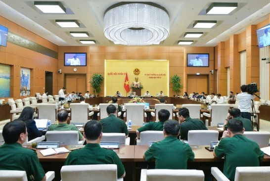 Sửa Luật sĩ quan: Khắc phục vướng mắc, bất cập về hạn tuổi phục vụ, chế độ, chính sách đối với sĩ quan