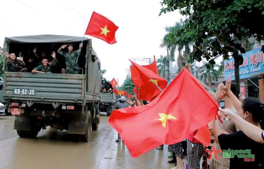 Bộ đội về, nghĩa tình ở lại