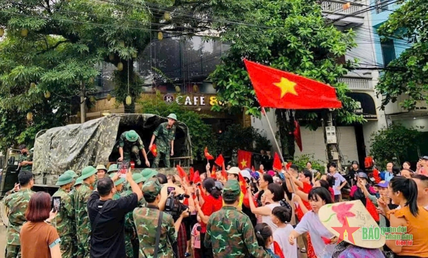 Bộ đội về, nghĩa tình ở lại