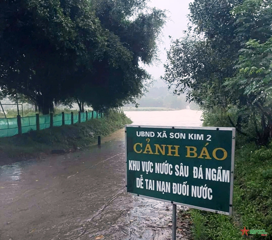 Hà Tĩnh: Nước sông Ngàn Phố dâng cao, nguy cơ ngập lụt, sạt lở đất