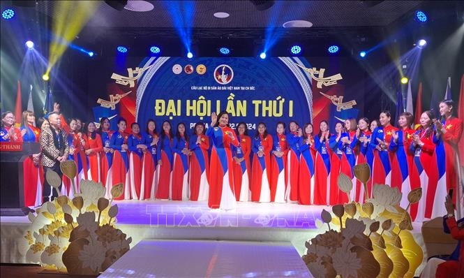 Ra mắt Câu lạc bộ di sản áo dài Việt Nam tại Cộng hòa Séc