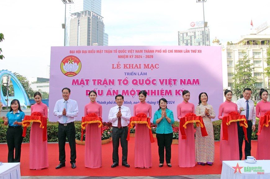Triển lãm gần 200 ảnh "Mặt trận Tổ quốc Việt Nam – Dấu ấn một nhiệm kỳ"