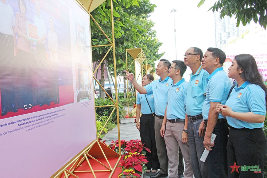 Triển lãm gần 200 ảnh "Mặt trận Tổ quốc Việt Nam – Dấu ấn một nhiệm kỳ"