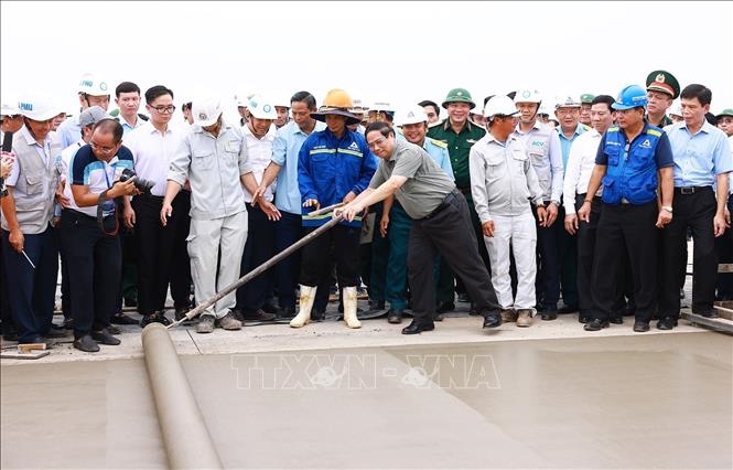 Thủ tướng Phạm Minh Chính: Thi đua hoàn thành cơ bản sân bay Long Thành vào ngày 31-12-2025