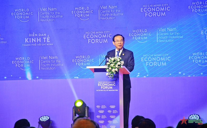 Thủ tướng Phạm Minh Chính dự phiên toàn thể Diễn đàn Kinh tế TP Hồ Chí Minh năm 2024