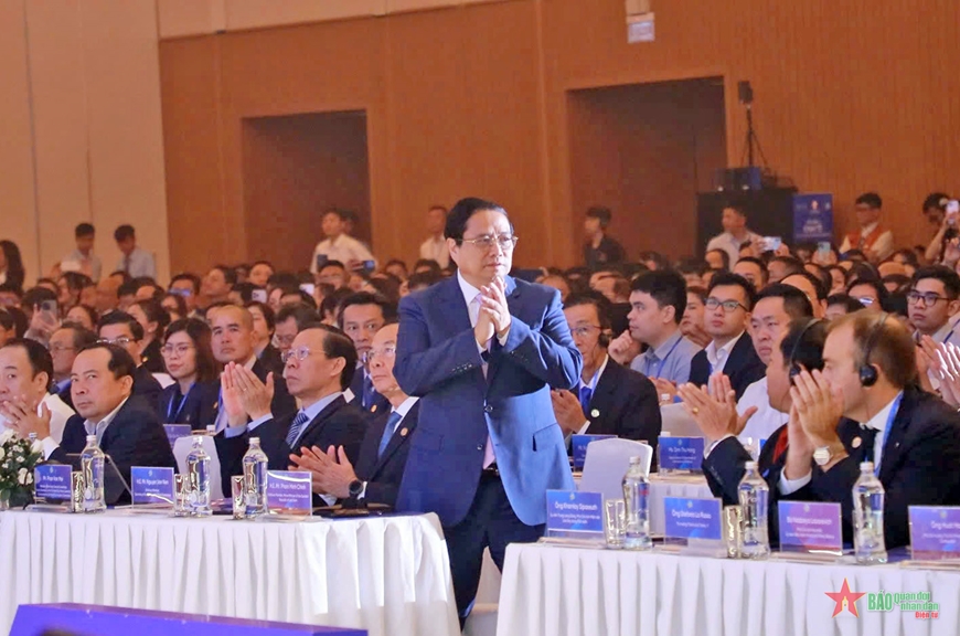 Thủ tướng Phạm Minh Chính dự phiên toàn thể Diễn đàn Kinh tế TP Hồ Chí Minh năm 2024