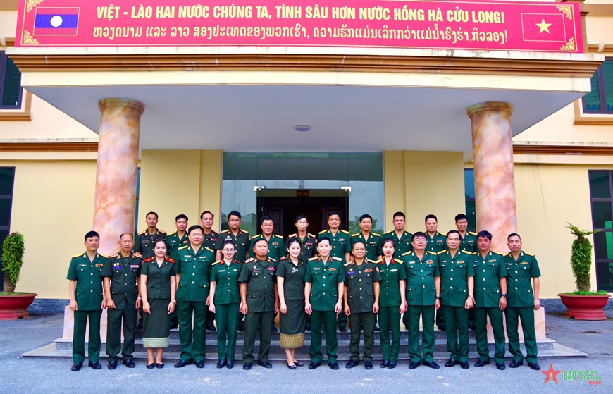Hội đàm về kết quả kết nghĩa giữa Bộ CHQS tỉnh Yên Bái và Bộ CHQS tỉnh Xayabury