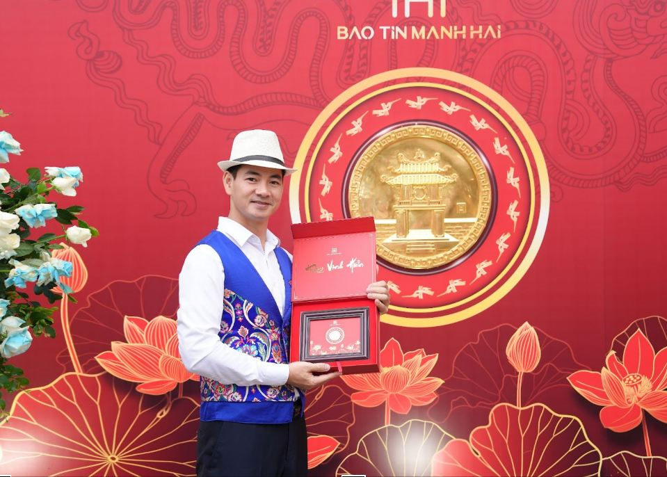 Kim Vinh Hiển - Tặng phẩm nghệ thuật kỷ niệm 70 năm Ngày Giải phóng Thủ đô