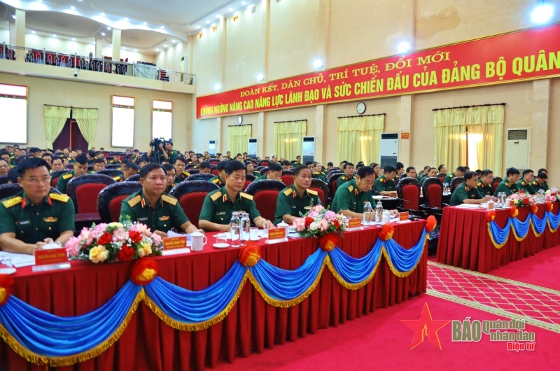 Các đại biểu tham dự hội nghị.