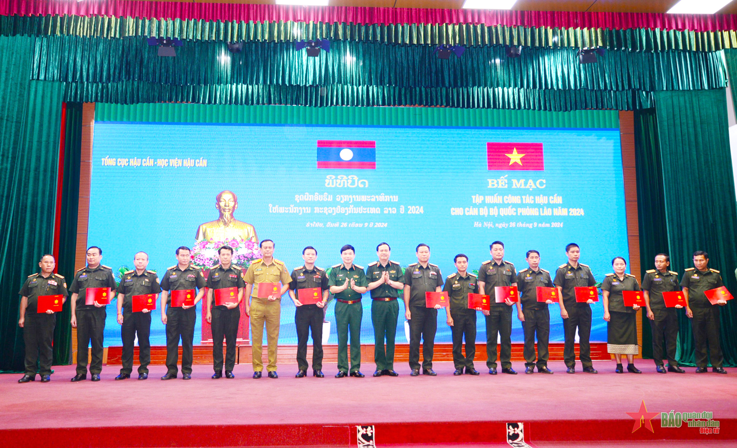 Bế mạc tập huấn công tác hậu cần cho cán bộ Bộ Quốc phòng Lào năm 2024