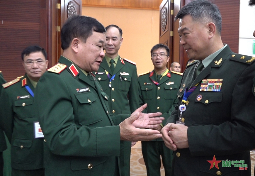Thượng tướng Hoàng Xuân Chiến gặp, tiếp xúc song phương với các trưởng đoàn ADSOM+