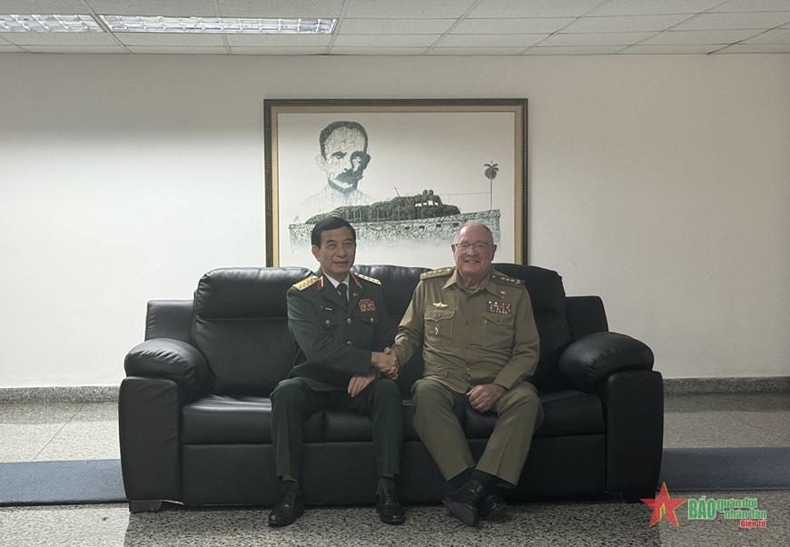 Đại tướng Phan Văn Giang hội đàm với Bộ trưởng Bộ các Lực lượng vũ trang cách mạng Cuba