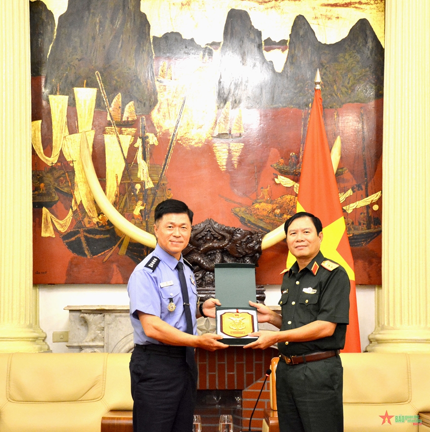 Thượng tướng Nguyễn Tân Cương tiếp Tham mưu trưởng Không quân Hàn Quốc