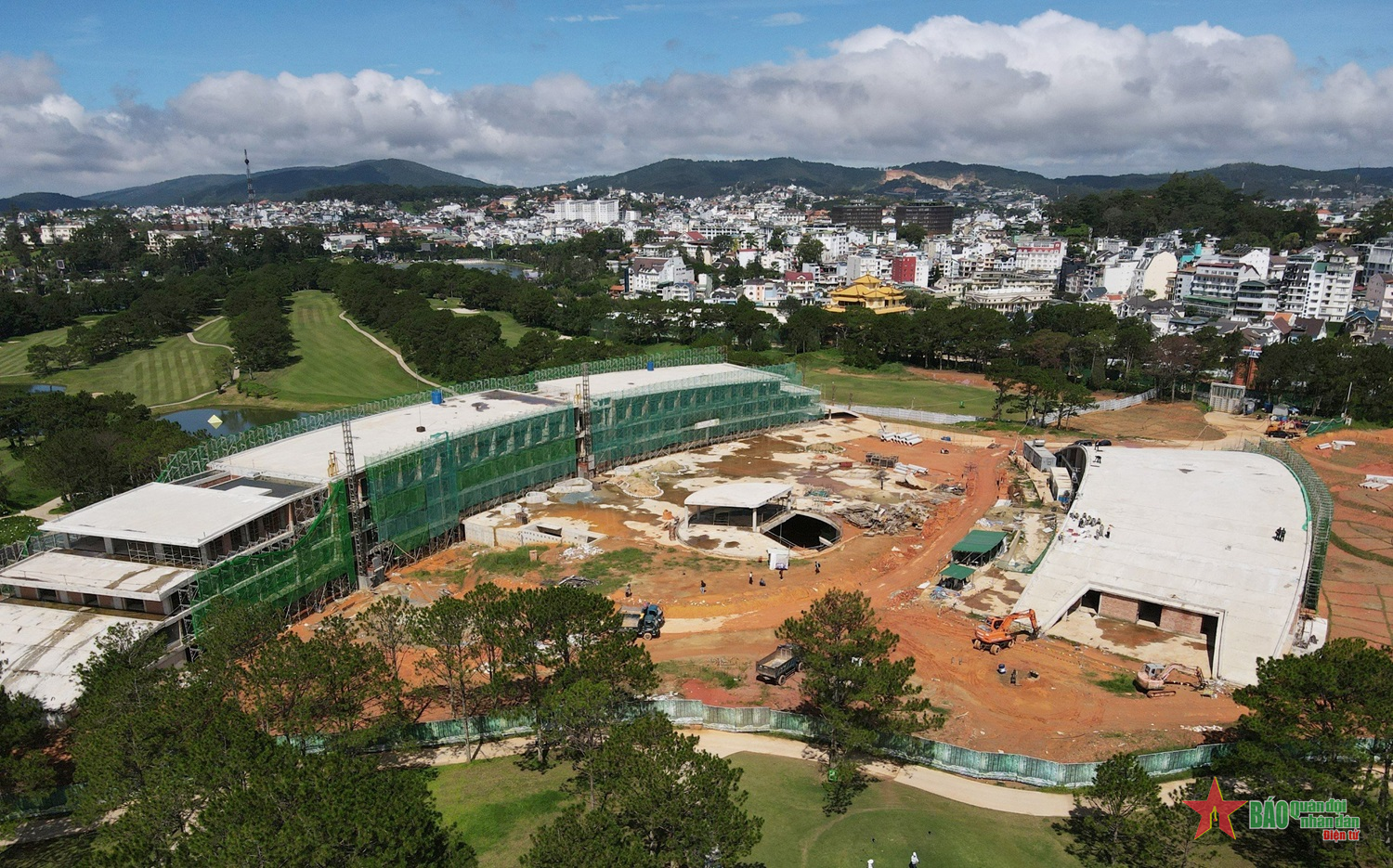 Hai giám đốc sở tại Lâm Đồng nghỉ hưu trước tuổi