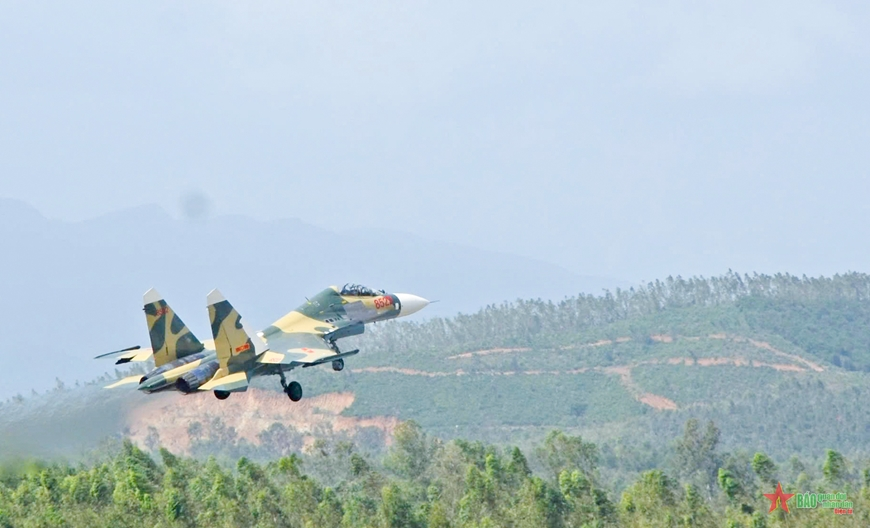 Nâng cao trình độ chiến đấu của phi công