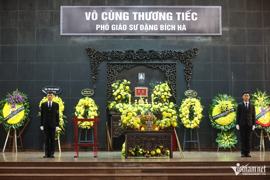 Thường trực Ban Bí thư Lương Cường viếng Phu nhân Đại tướng Võ Nguyên Giáp