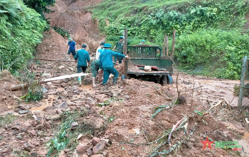 Hà Giang: Mưa lớn, sạt lở khiến 3 người thương vong, mất tích, vùi lấp nhiều nhà dân và phương tiện