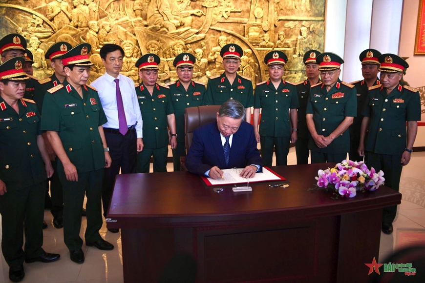 Tổng Bí thư, Chủ tịch nước Tô Lâm thăm và làm việc với Tổng cục II