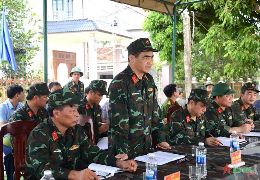 Bộ đội Công binh hoàn thành cầu phao tạm thay thế cầu Phong Châu (Phú Thọ)