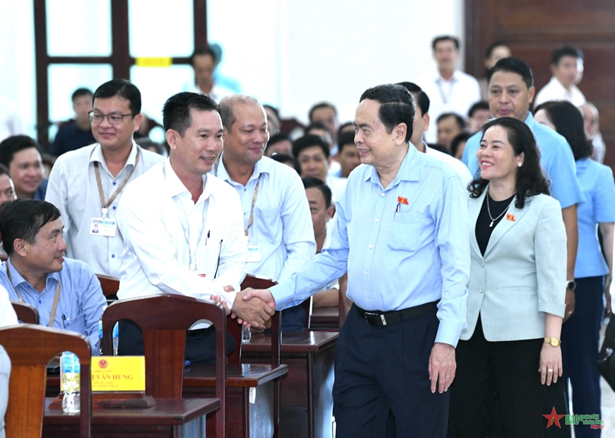 Chủ tịch Quốc hội Trần Thanh Mẫn tiếp xúc cử tri tỉnh Hậu Giang