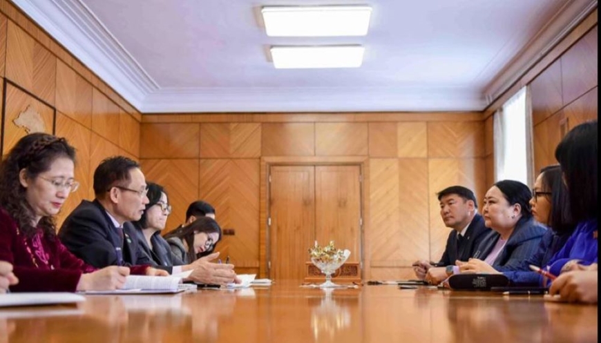 Trưởng ban Đối ngoại Trung ương Lê Hoài Trung làm việc với lãnh đạo các chính đảng tại Mông Cổ