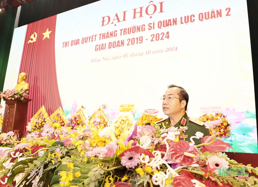 Thượng tướng Phùng Sĩ Tấn dự, chỉ đạo Đại hội Thi đua Quyết thắng Trường Sĩ quan Lục quân 2