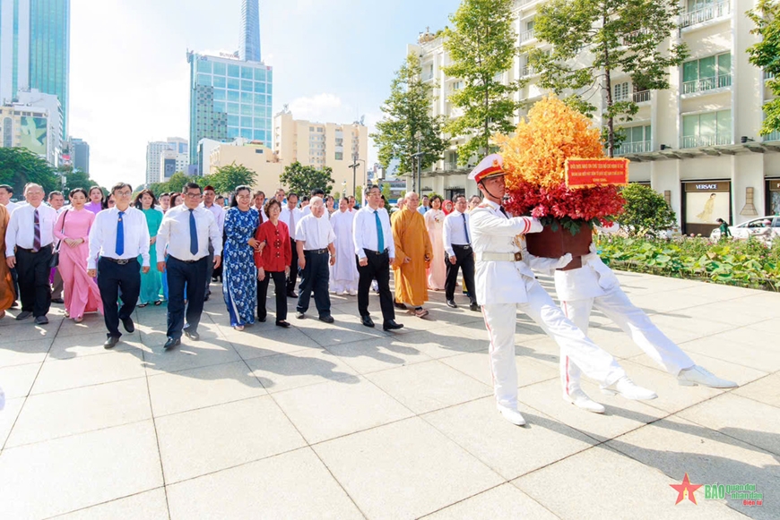 Mặt trận Tổ quốc Việt Nam TP Hồ Chí Minh dâng hương Chủ tịch Hồ Chí Minh, Chủ tịch Tôn Đức Thắng