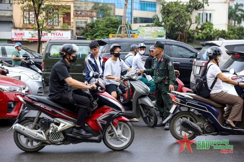 Hà Nội: Chính thức ra quân đợt cao điểm xử lý học sinh vi phạm giao thông