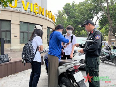 Gallery - 	Chính thức ra quân đợt cao điểm xử lý học sinh vi phạm giao thông