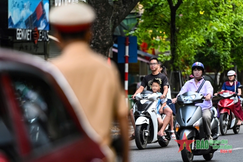 Hà Nội: Chính thức ra quân đợt cao điểm xử lý học sinh vi phạm giao thông