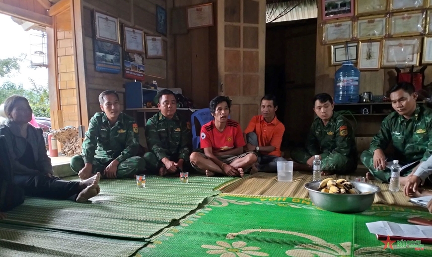 Quảng Nam: Xuất hiện nhiều đường nứt trên núi, di dời khẩn cấp nhiều hộ dân