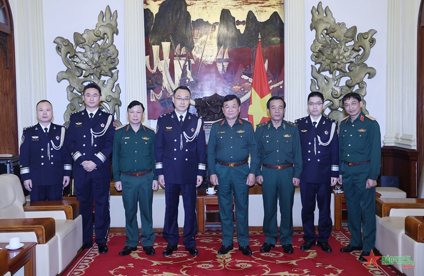 Thượng tướng Hoàng Xuân Chiến tiếp Tham tán Cảnh vụ Đại sứ quán Trung Quốc tại Việt Nam