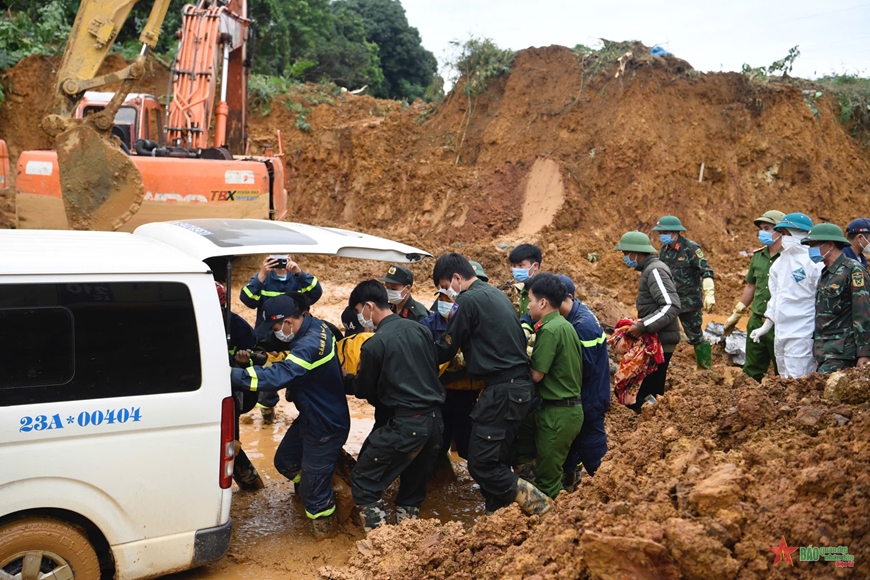 Tìm thấy thi thể nạn nhân tiếp theo trong vụ sạt ở đất tại Km49, Quốc lộ 2 (Hà Giang)