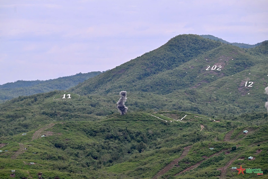 Đại tướng Phan Văn Giang chỉ đạo thực binh diễn tập khu vực phòng thủ TP Hà Nội