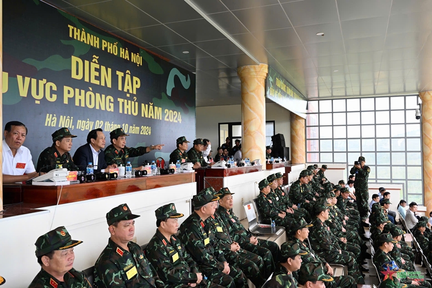 Đại tướng Phan Văn Giang chỉ đạo thực binh diễn tập khu vực phòng thủ TP Hà Nội