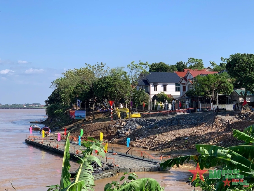 Tại sao phải rút cầu phao ở Phong Châu, Phú Thọ?