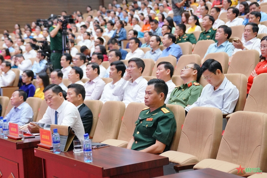Ninh Bình tôn vinh 65 tập thể, cá nhân điển hình tiên tiến trong học tập, làm theo tư tưởng, đạo đức, phong cách Hồ Chí Minh