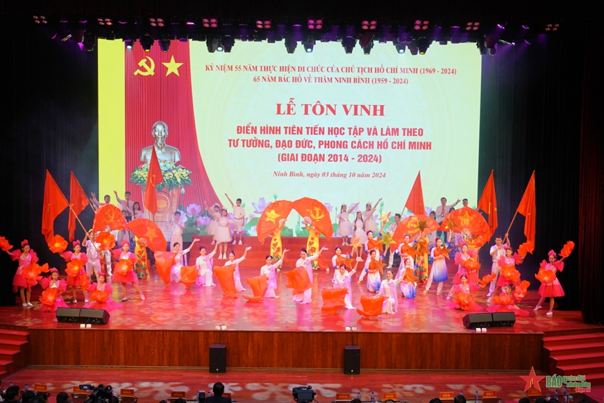 Ninh Bình tôn vinh 65 tập thể, cá nhân điển hình tiên tiến trong học tập, làm theo tư tưởng, đạo đức, phong cách Hồ Chí Minh