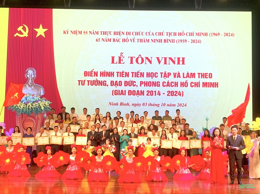 Ninh Bình tôn vinh 65 tập thể, cá nhân điển hình tiên tiến trong học tập, làm theo tư tưởng, đạo đức, phong cách Hồ Chí Minh