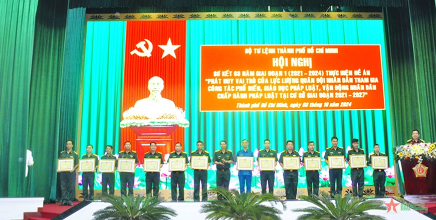 Lực lượng vũ trang TP Hồ Chí Minh đa dạng hình thức tuyên truyền pháp luật