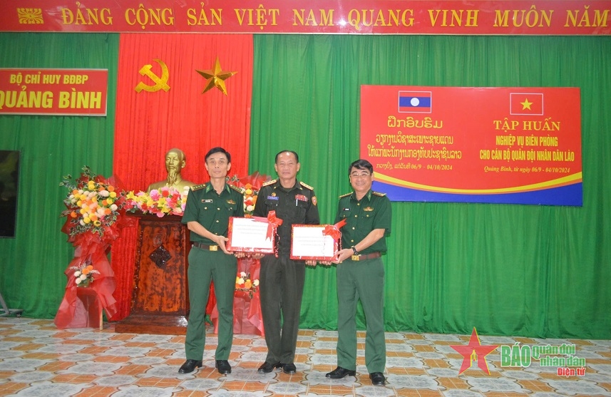 Quảng Bình: Tập huấn nghiệp vụ biên phòng cho cán bộ Quân đội nhân dân Lào