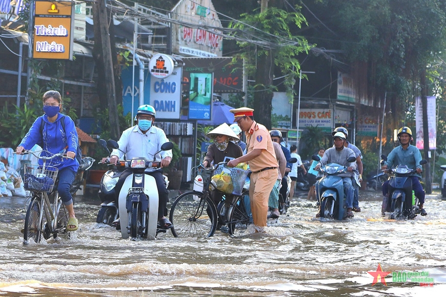 Cần Thơ: Triều cường gây ngập nặng tại quận Bình Thủy