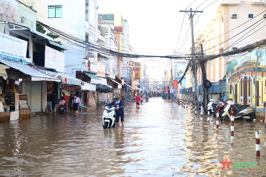 Cần Thơ: Triều cường gây ngập nặng tại quận Bình Thủy