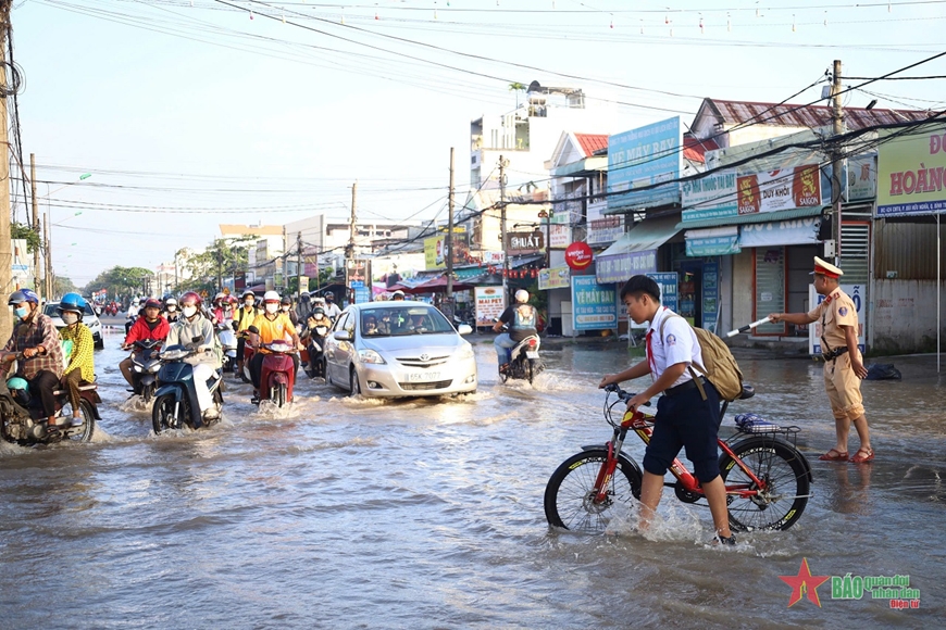 Cần Thơ: Triều cường gây ngập nặng tại quận Bình Thủy